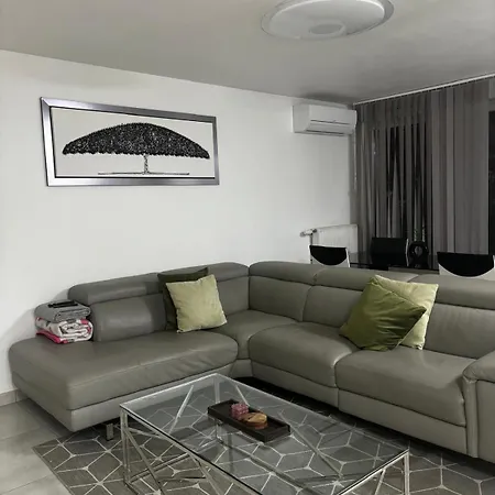 Apartment T3 70 M2 Vénissieux
